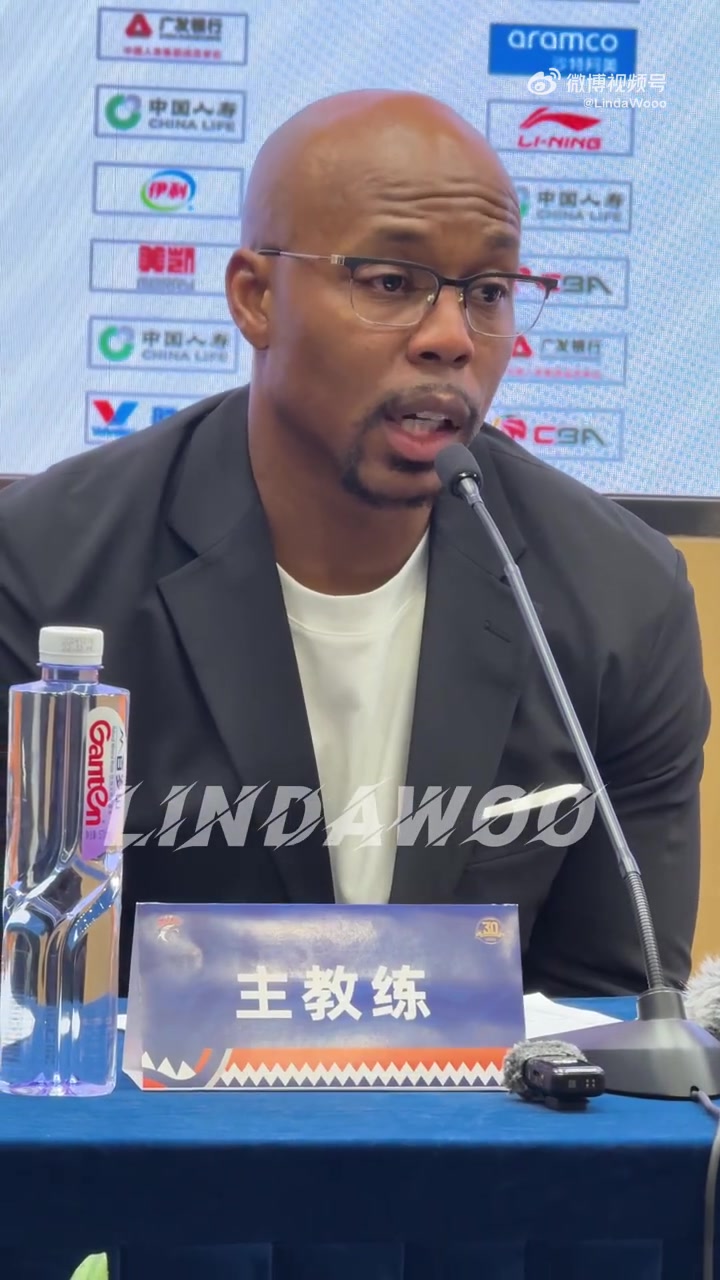乐鱼网址-广州主帅米切尔：徐昕/艾伦/威金顿等人出现伤病 潜力赛人都不够